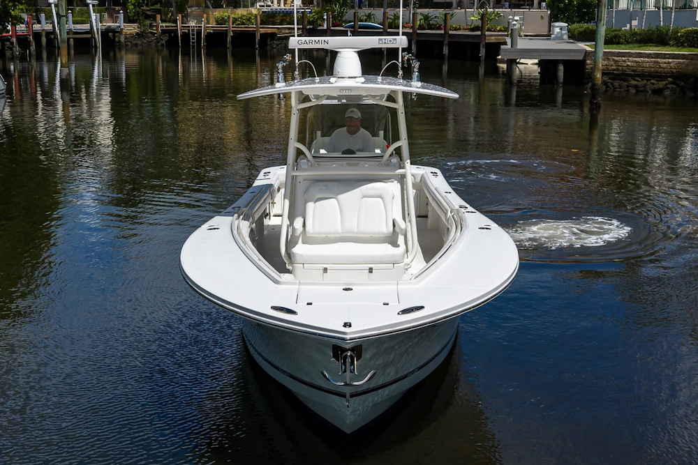 Regulator Center Console Yacht For Sale