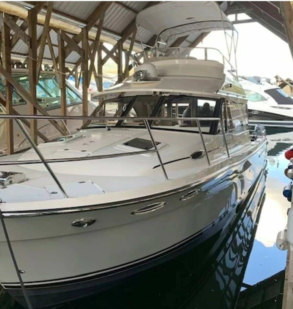 Cutwater C-32 CB Yacht For Sale