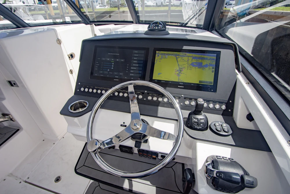 Everglades 340 Dual Console Yacht For Sale