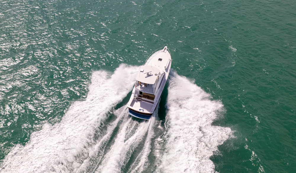 Hatteras 50 Convertible Yacht For Sale