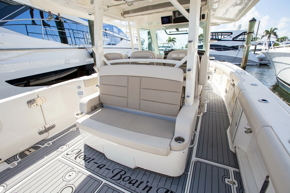 Boston Whaler 380 Outrage Yacht For Sale