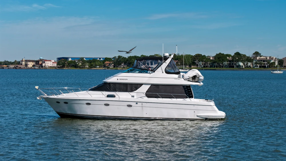 Carver 530 Voyager Yacht For Sale