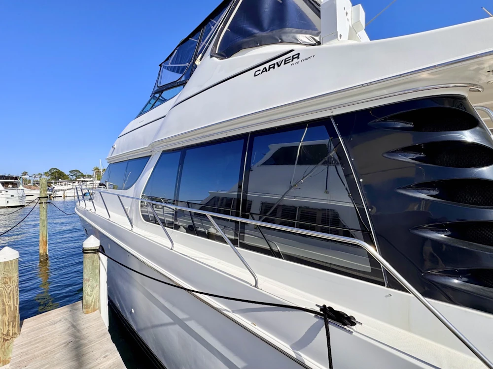 Carver Voyager 530 Yacht For Sale