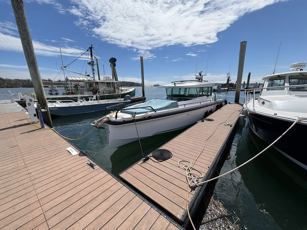 Axopar 37XC Cross Cabin Yacht For Sale