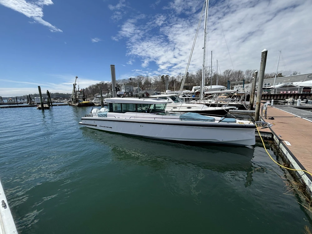 Axopar 37XC Cross Cabin Yacht For Sale