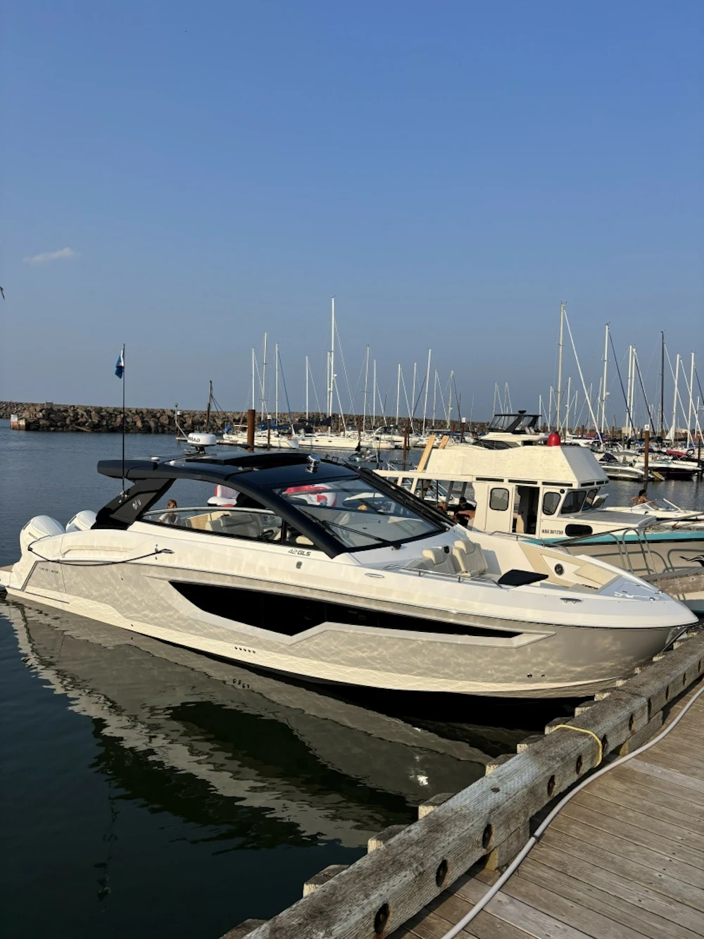 Cruisers Yachts 42 GLS OB Yacht For Sale