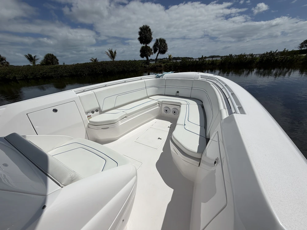 Intrepid 345 Nomad FE Yacht For Sale