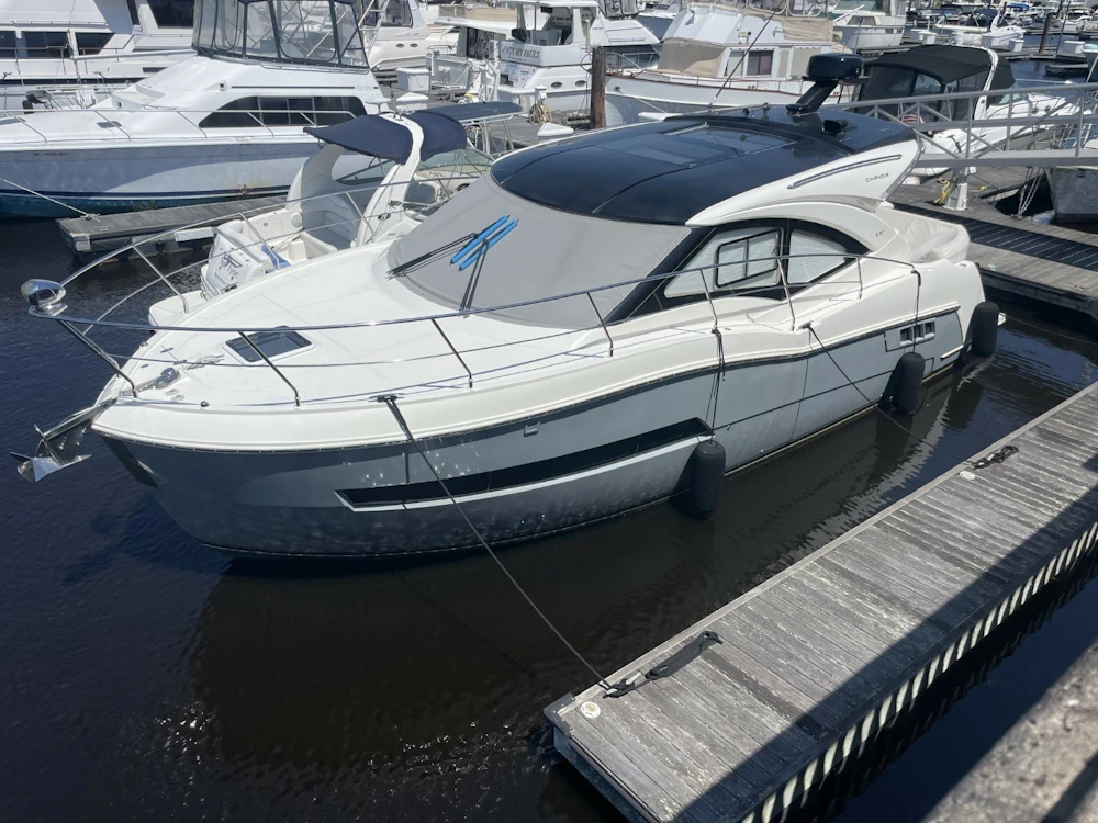 Carver C37  Coupe Yacht For Sale