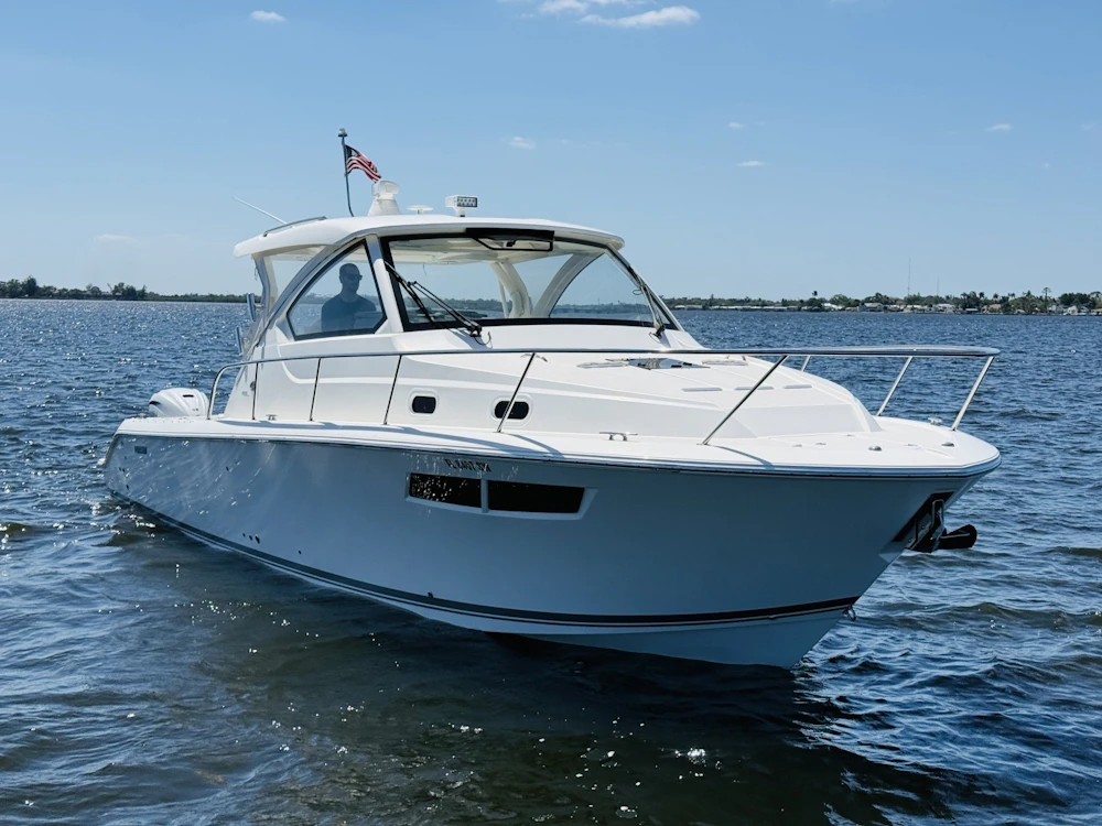 Pursuit OS 355 Yacht For Sale
