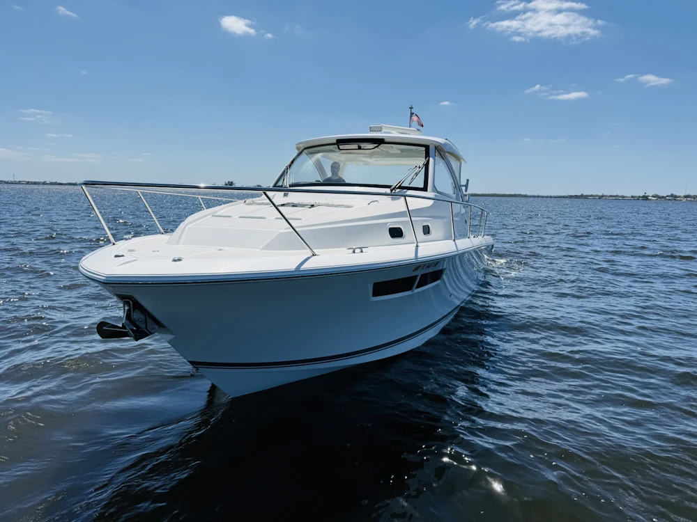 Pursuit OS 355 Yacht For Sale
