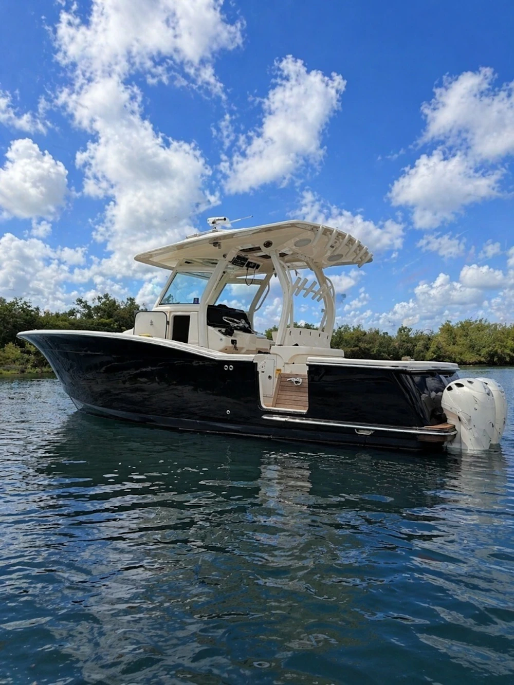 Scout 350LXF Yacht For Sale