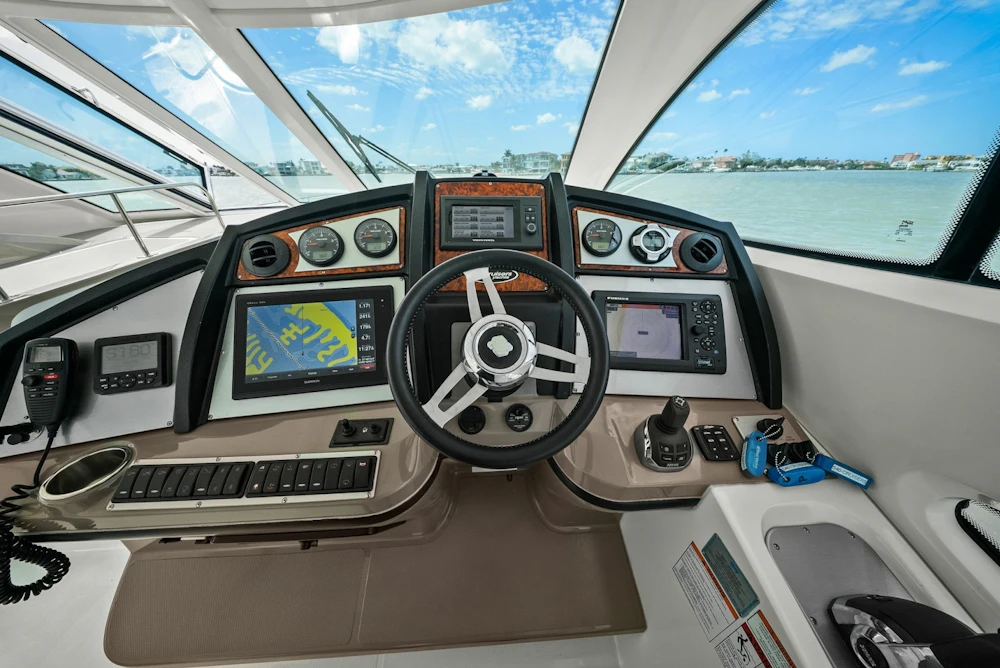 Cruisers Yachts 540 Coupe Yacht For Sale