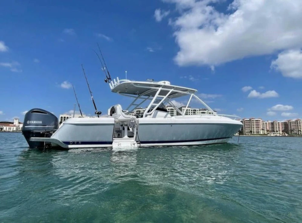 Intrepid 3270 CC Yacht For Sale