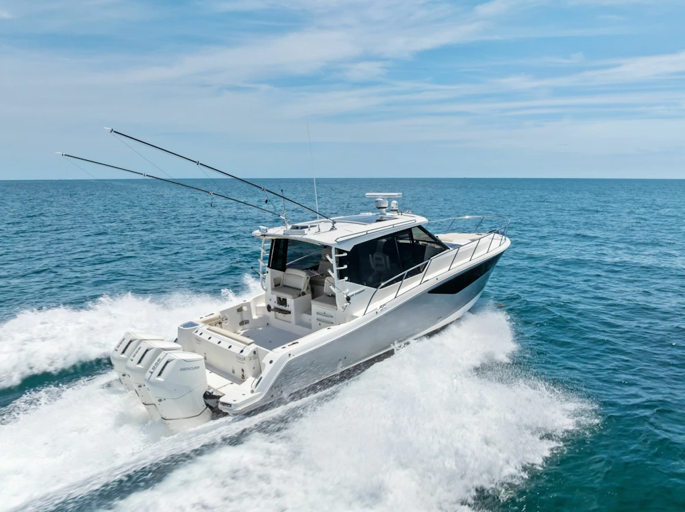 Boston Whaler 405 Conquest Yacht For Sale