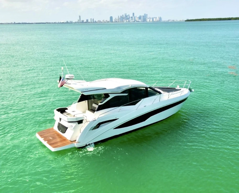 Galeon 425 HTS Yacht For Sale