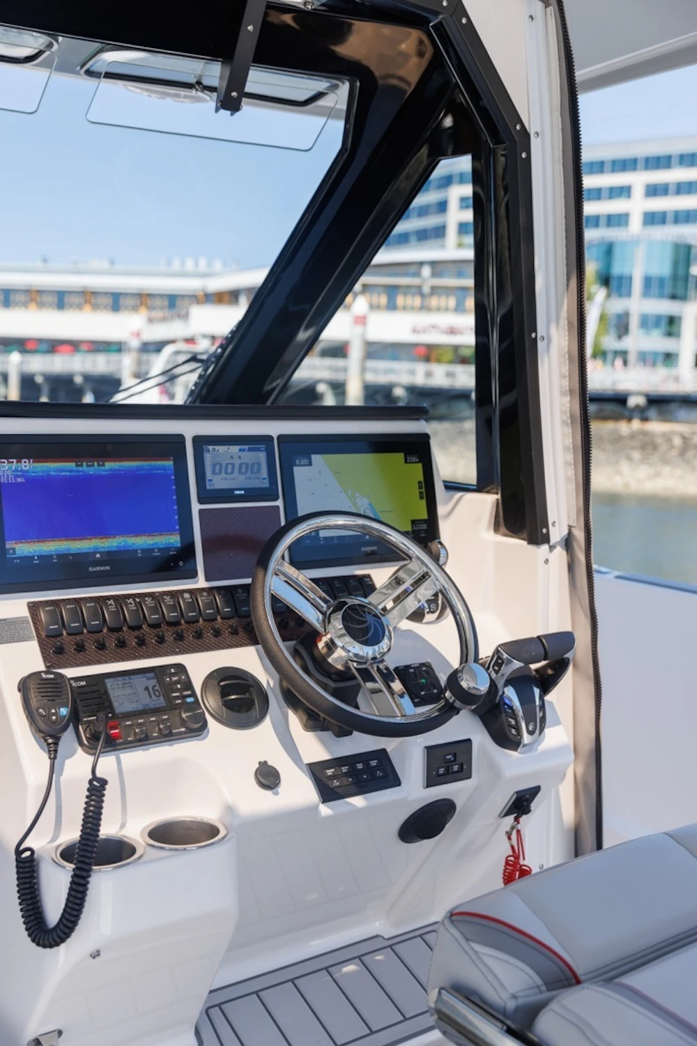 Solara 310 CW Yacht For Sale