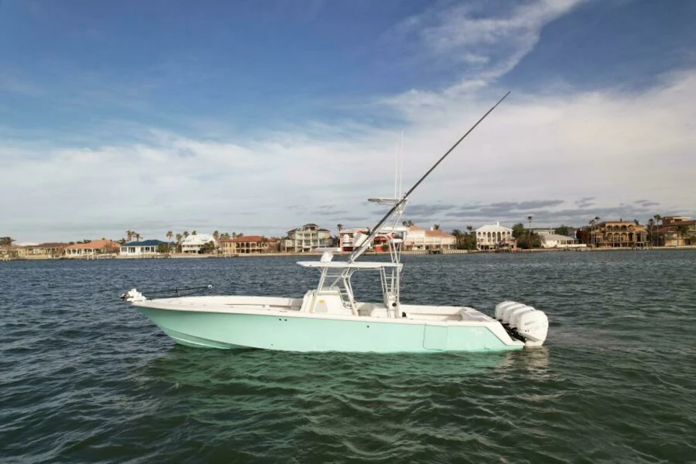 SeaVee 390 Yacht For Sale