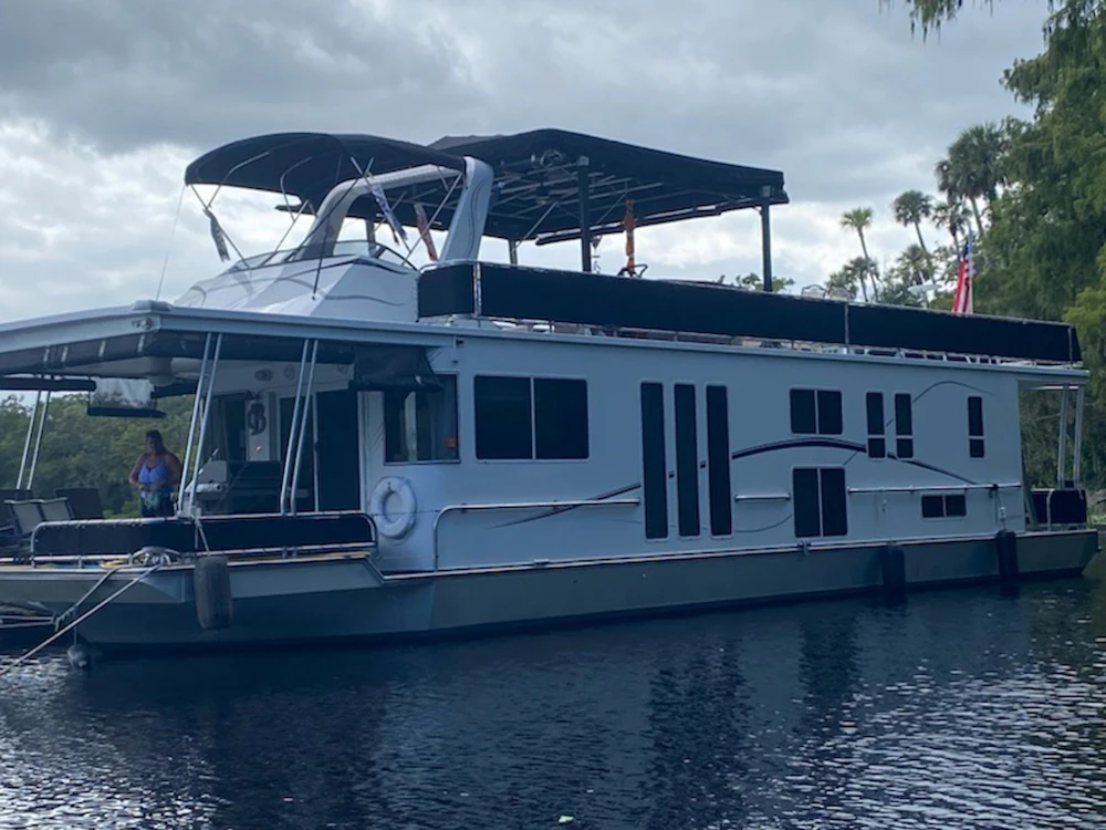 Horizon 6015 Yacht For Sale