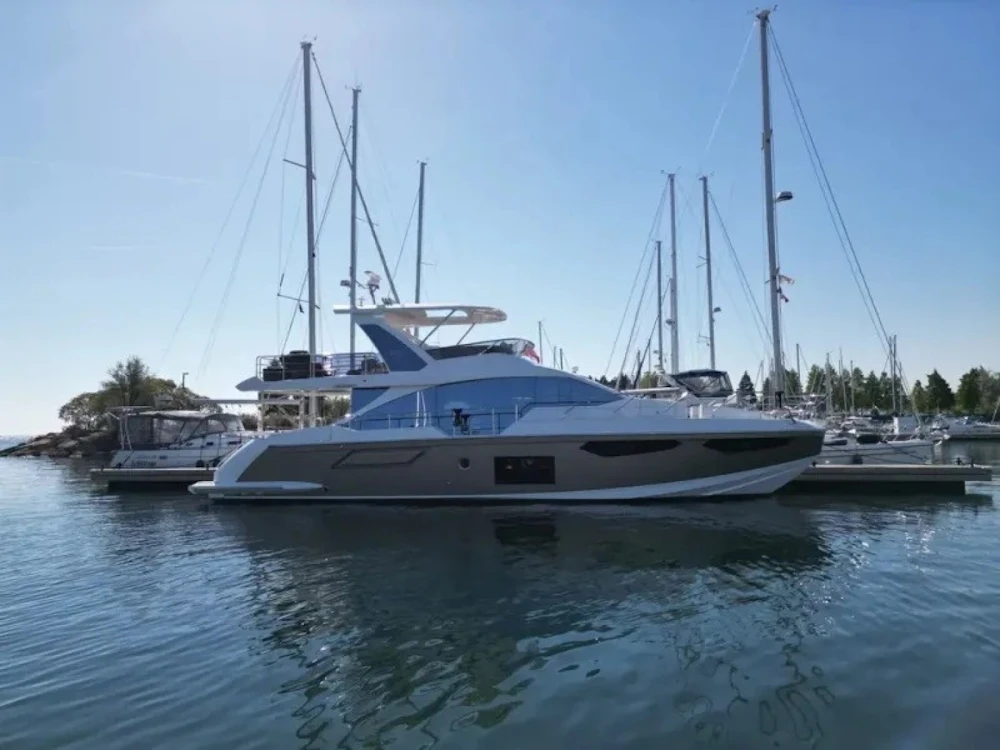 Azimut FLY 60 Yacht For Sale