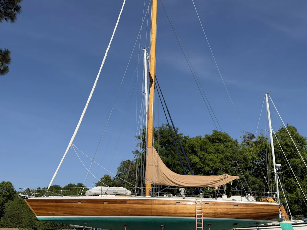 Custom Vic Carpenter Custom 62 Yacht For Sale