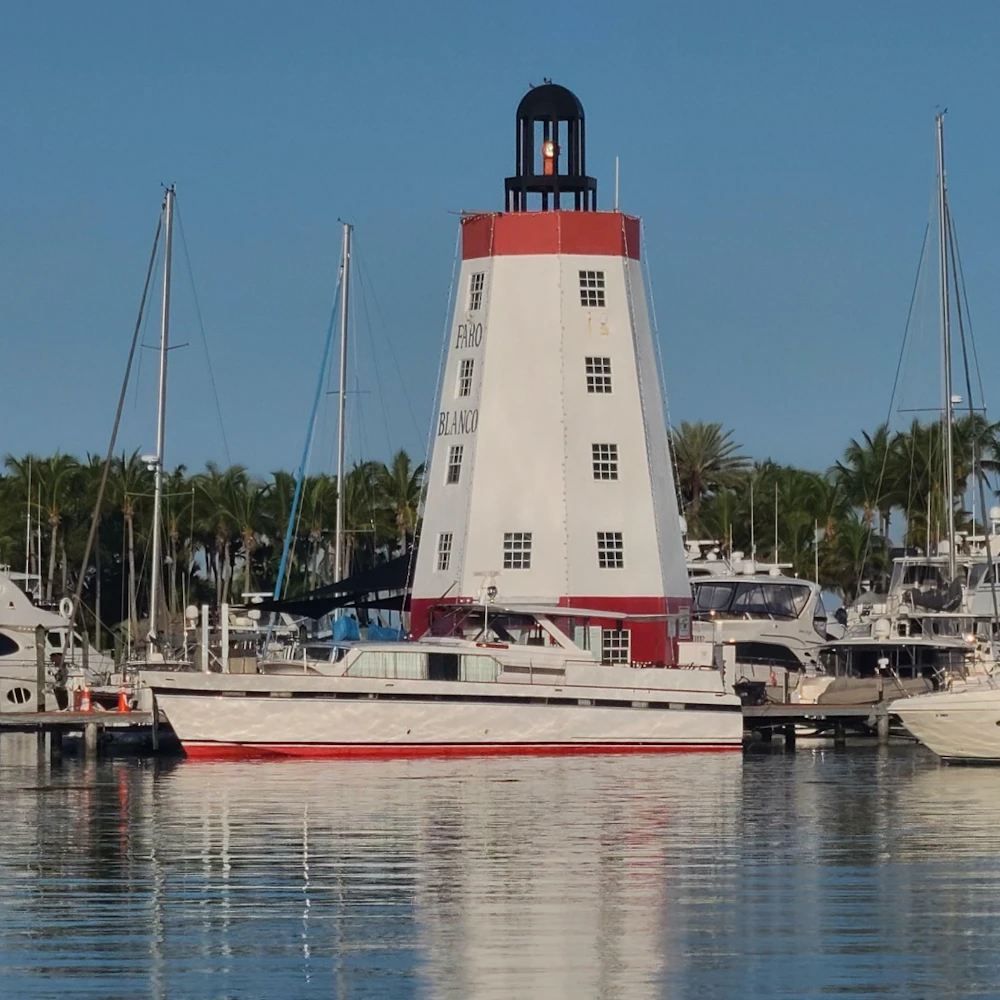 Chris-Craft Roamer 58 Yacht For Sale