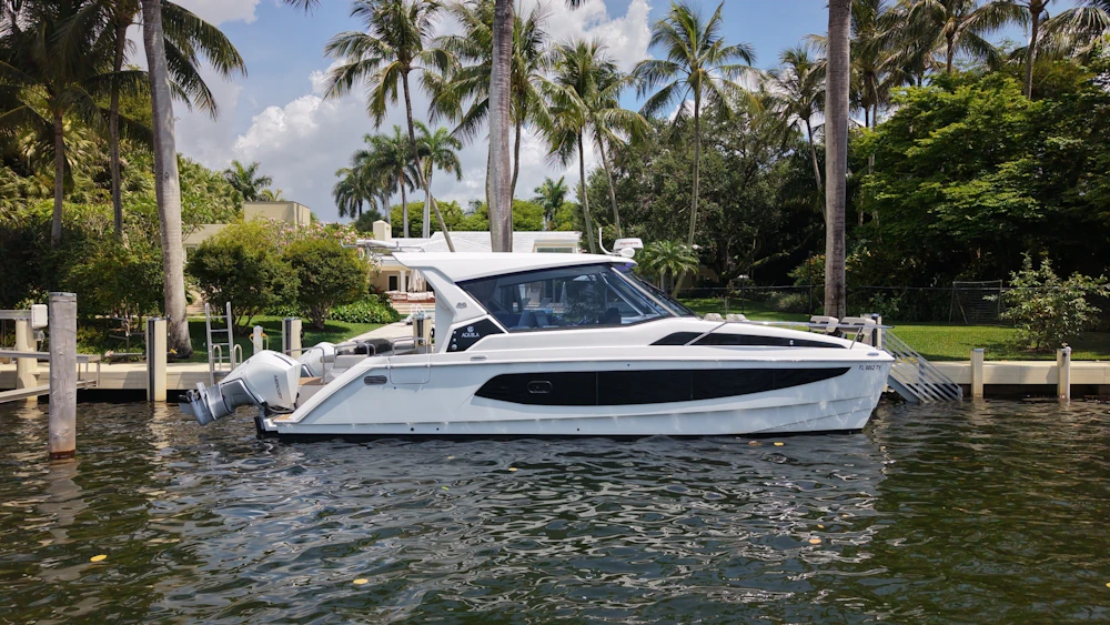 Aquila 36 Sport Yacht For Sale