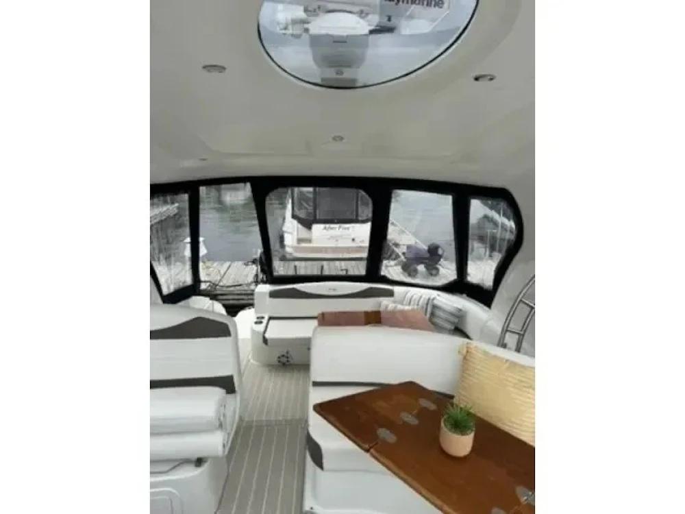 Cruisers 460 Express Yacht For Sale