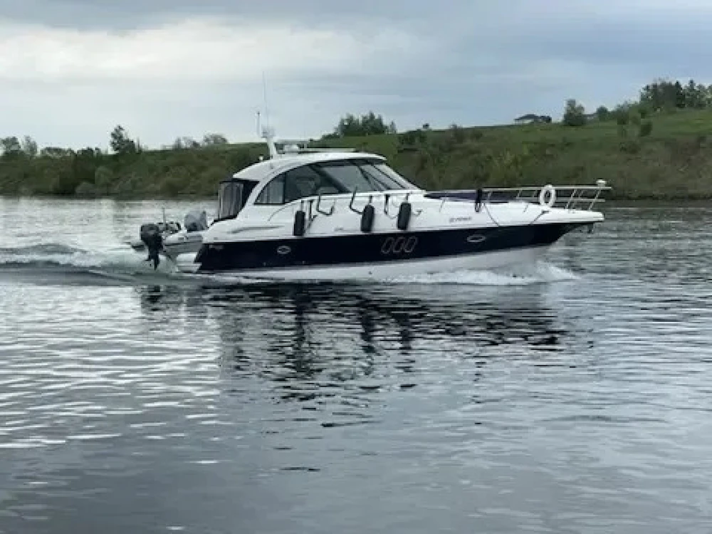 Cruisers Sports Coupe 420 Yacht For Sale