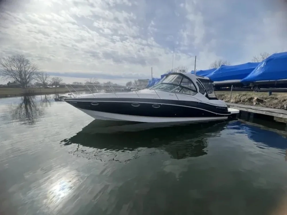 Four Winns 375 Vista Yacht For Sale