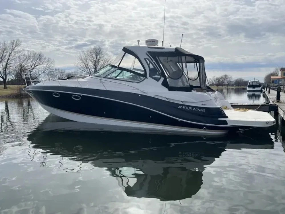 Four Winns 375 Vista Yacht For Sale