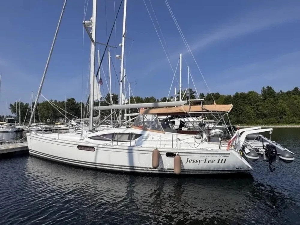 Jeanneau 50 Deck Saloon Yacht For Sale