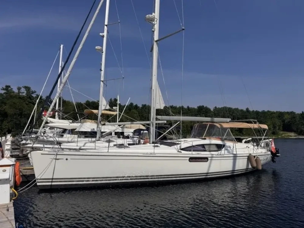 Jeanneau 50 Deck Saloon Yacht For Sale