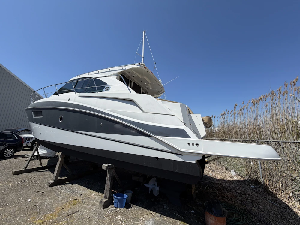 Cruisers Yachts 41 Cantius Yacht For Sale