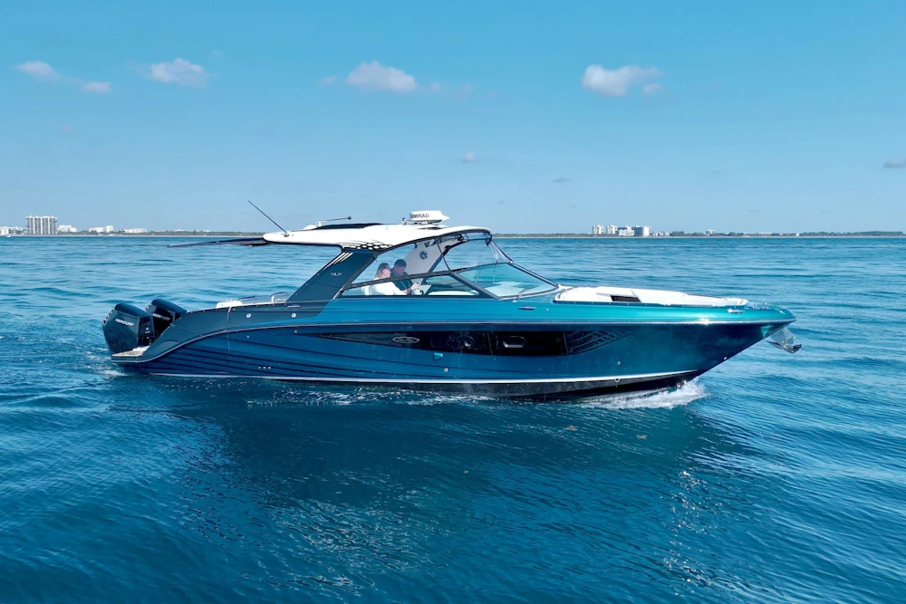 Sea Ray SLX 400 Outboard Yacht For Sale