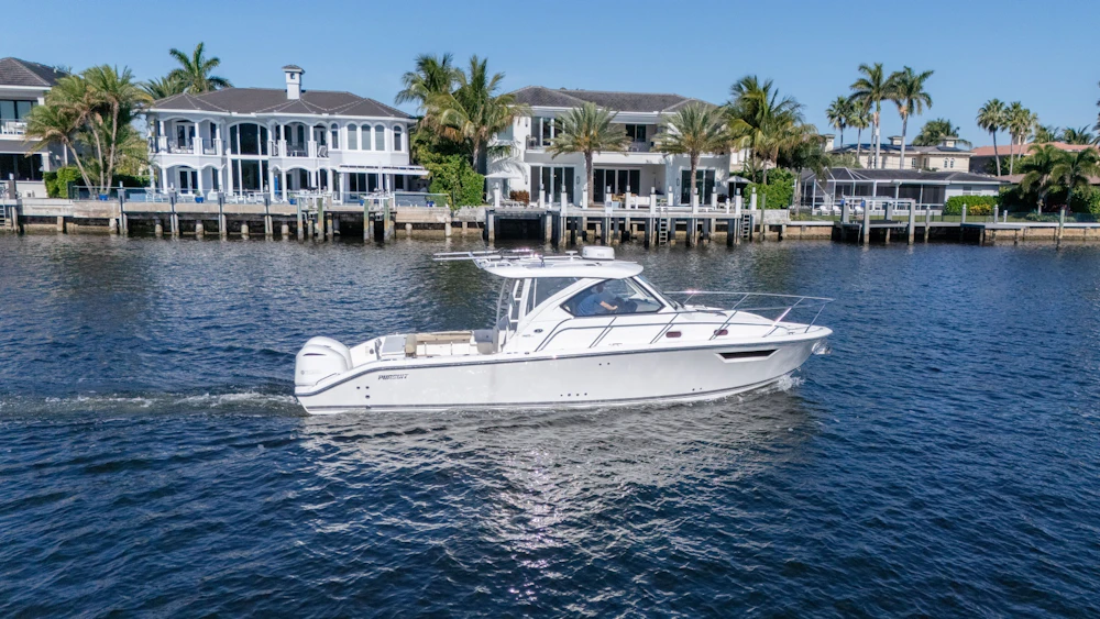 Pursuit 325 OS Yacht For Sale