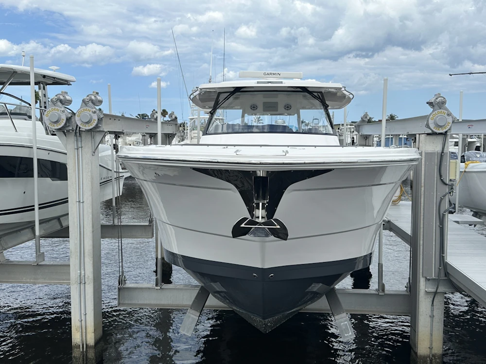Regal 38 SAV Yacht For Sale