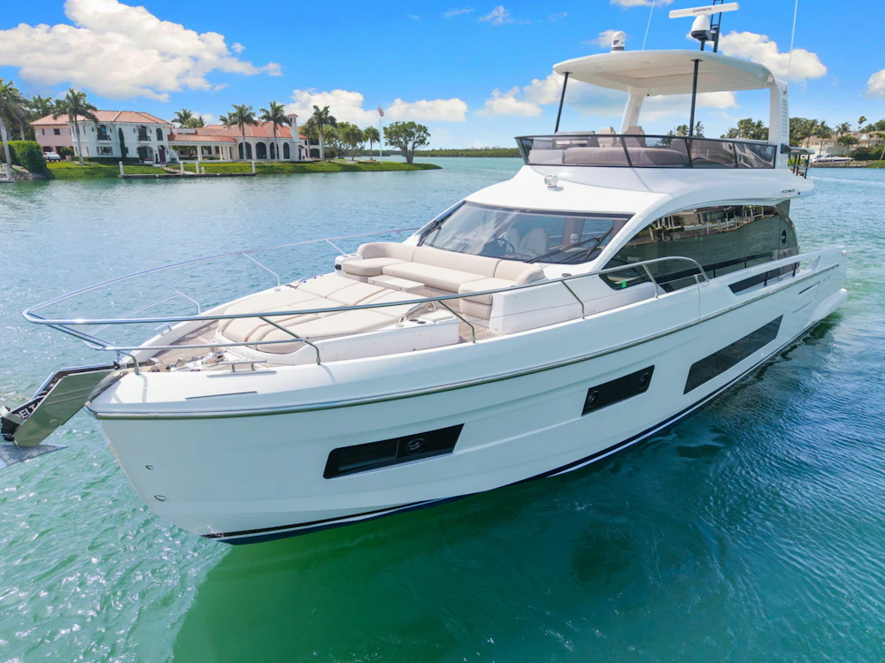 Azimut FLY 62 Yacht For Sale