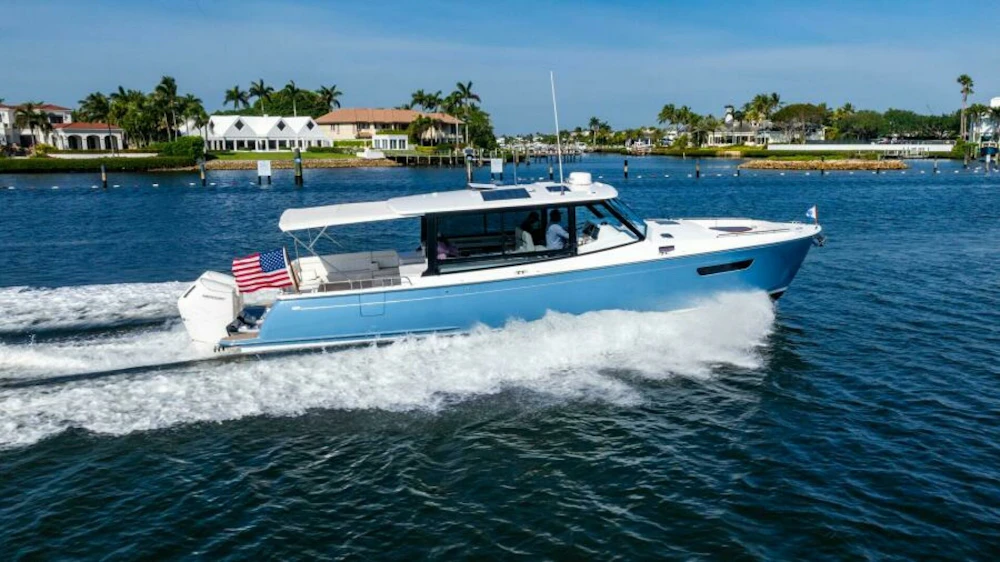 MJM 4 Yacht For Sale