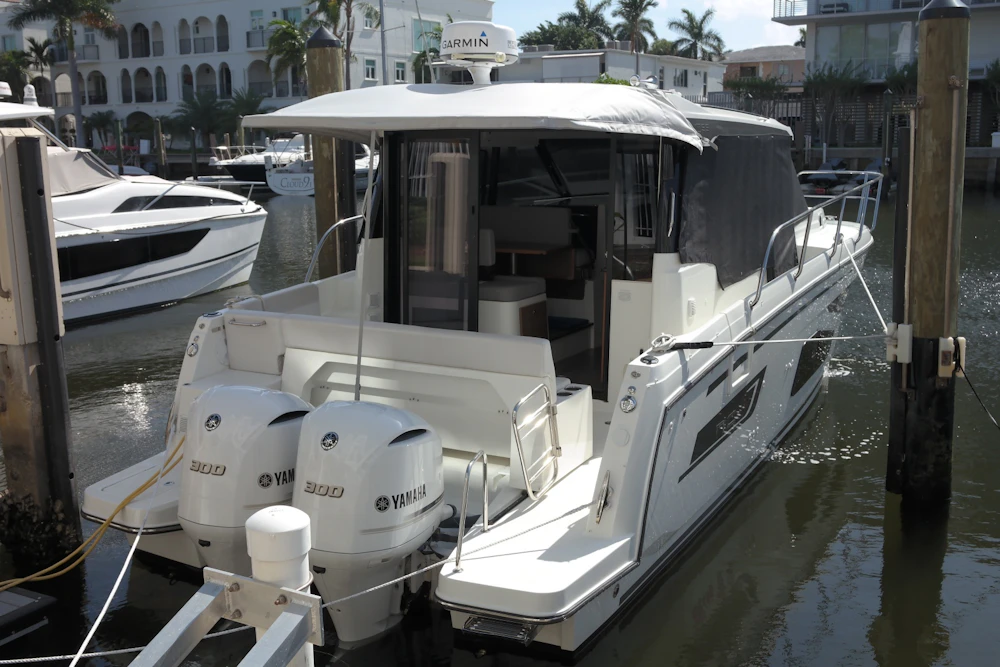 Jeanneau NC 1095 Coupe Yacht For Sale
