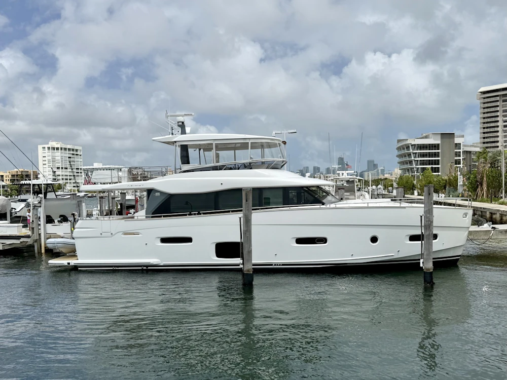 Azimut Magellano 66 Yacht For Sale