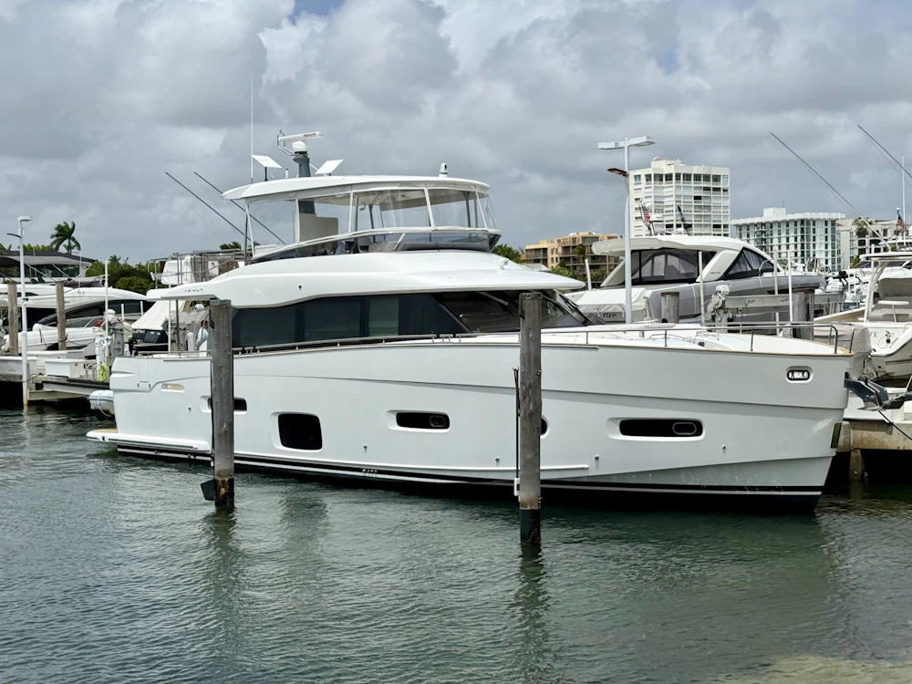 Azimut Magellano 66 Yacht For Sale