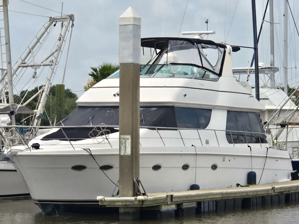 Carver 530 Yacht For Sale