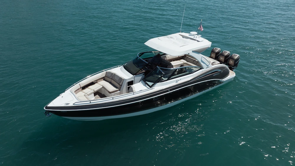 Formula 350 Crossover Bowrider Yacht For Sale
