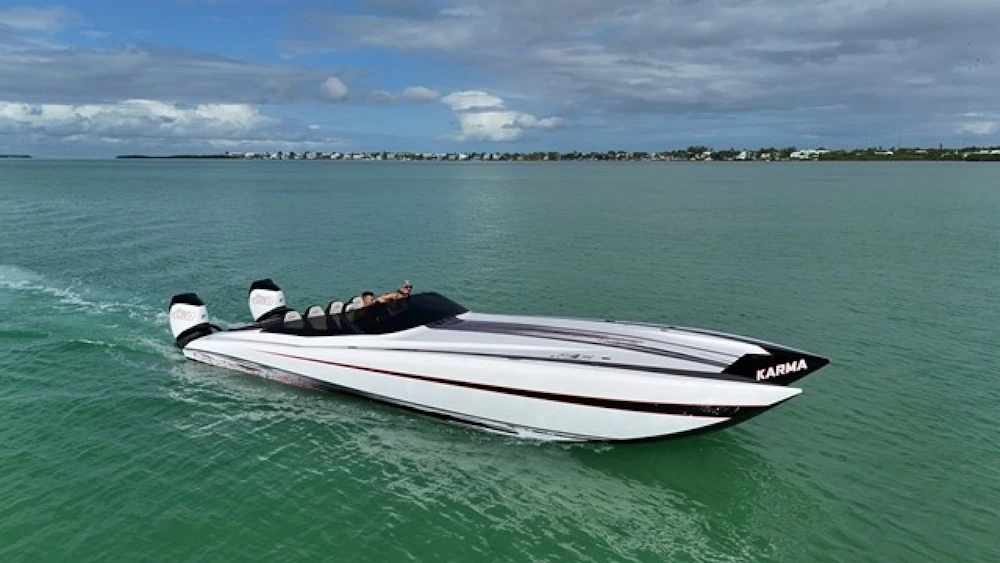 Statement 360 CAT Yacht For Sale