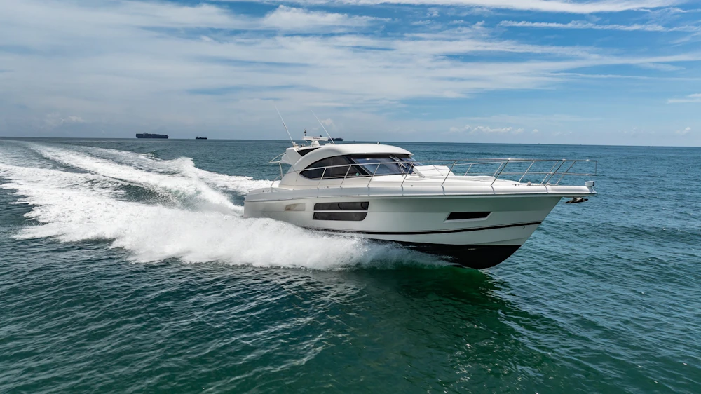 Riviera 5000 Sport Yacht Yacht For Sale