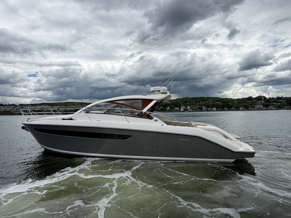 Pursuit SC 365i Sport Coupe Yacht For Sale