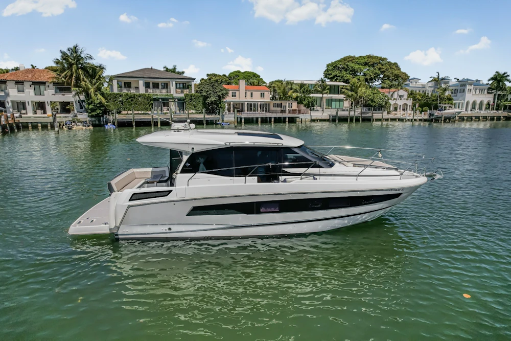 Jeanneau NC 37 Yacht For Sale