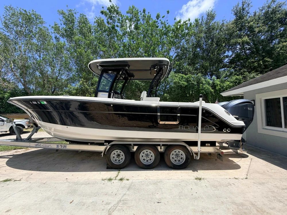 Robalo R302 Center Console Yacht For Sale