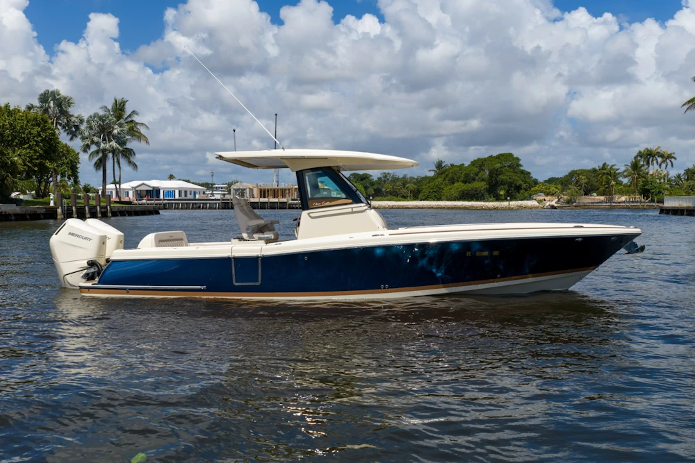 Chris-Craft 30 Catalina Yacht For Sale