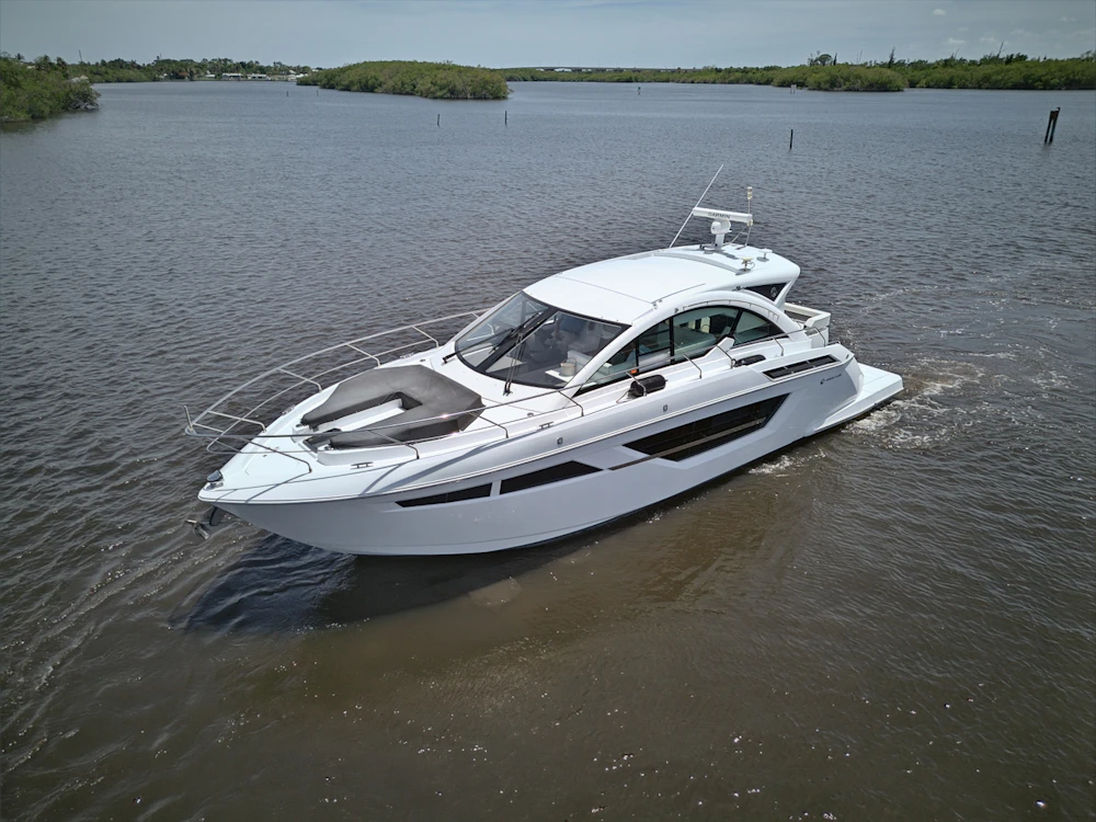 Cruisers Yachts 50 CANTIUS Yacht For Sale